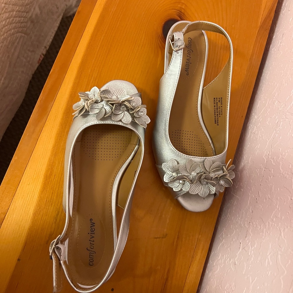Comfortview Metallic Floral Slingback Sandals